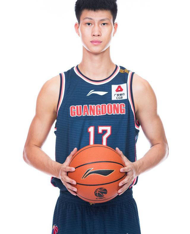 关于广东宏远队备战挑战四川队，誓要力争夺冠的信息