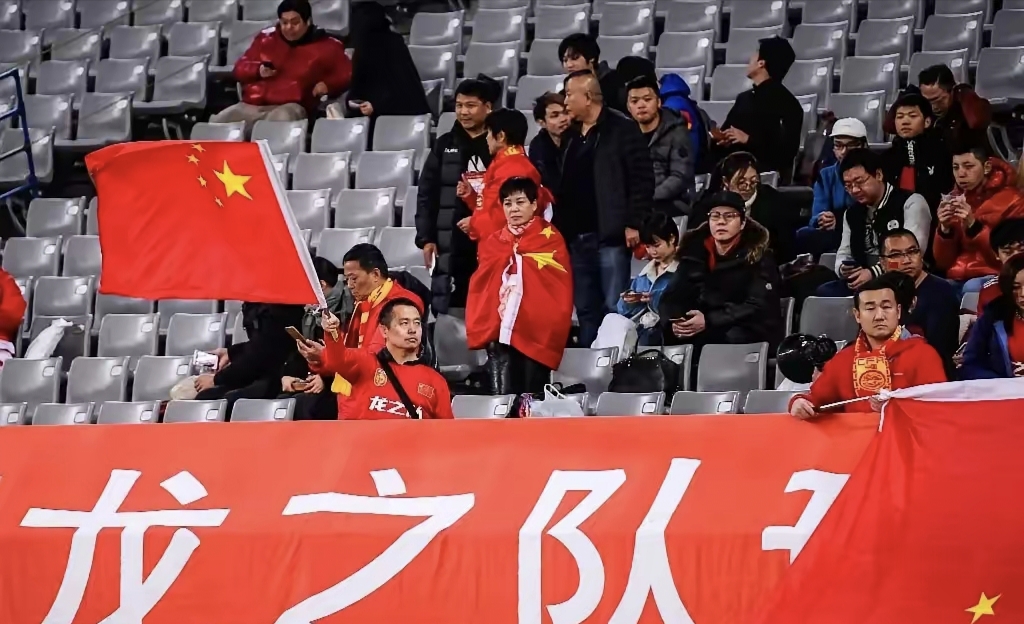 国足今晚再战日本，厦门赛场备战紧锣密鼓(国足今晚再战日本,厦门赛场备战紧锣密鼓是哪一场)