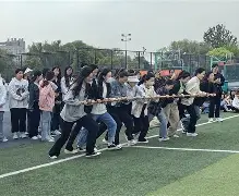 球队团结如一，众志成城，齐心协力备战的简单介绍